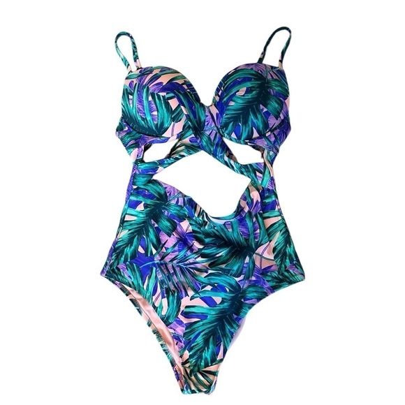 Shade & Shore Other - Shade & Shore One Piece Swimsuit Tropical Leaves with criss cross detail 36C euc